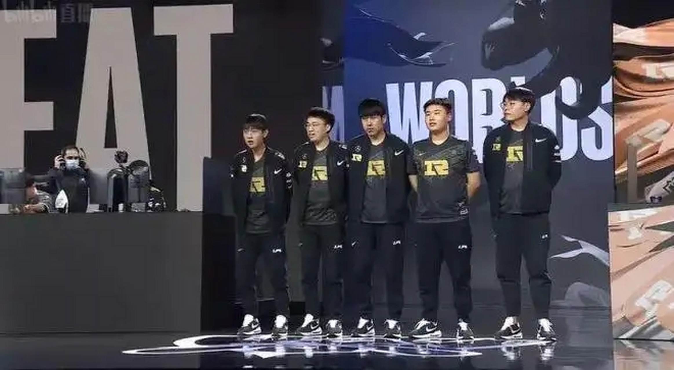 易游体育-包含RNG不断突破！，Rookie连续十二场比赛得分超过领先优势明显上演精彩一战的词条