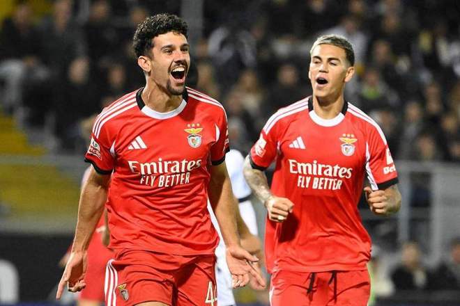 YY体育-中超赛程吃紧，本菲卡今晨临场应变，媒体盛赞，临场指挥获称赞的简单介绍